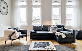 Bpr Luxe De Noir Et Blanc Apartment